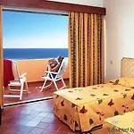 Dom Pedro Aparthotel 3*