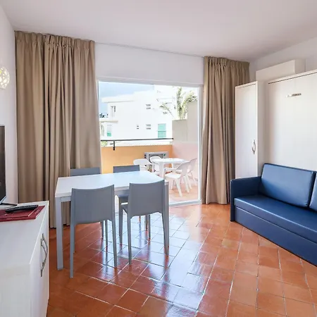 Aparthotel Dom Pedro 3*