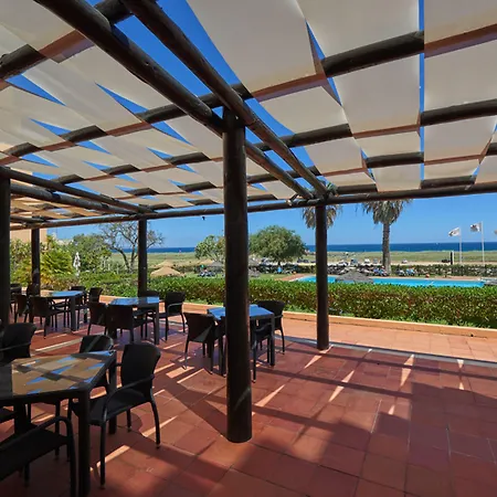 Meia Praia Lagos - Beach Club Apartments 3* Lagos
