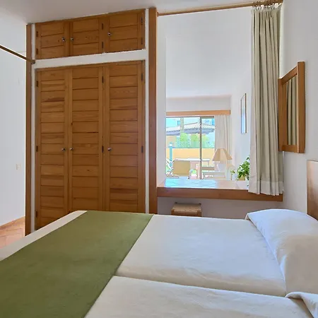 Aparthotel Meia Praia Lagos - Beach Club Apartments