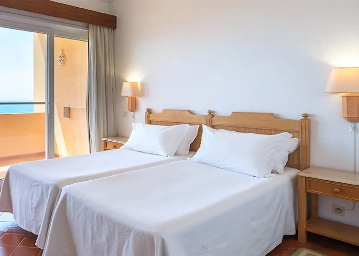 Aparthotel Dom Pedro 3*